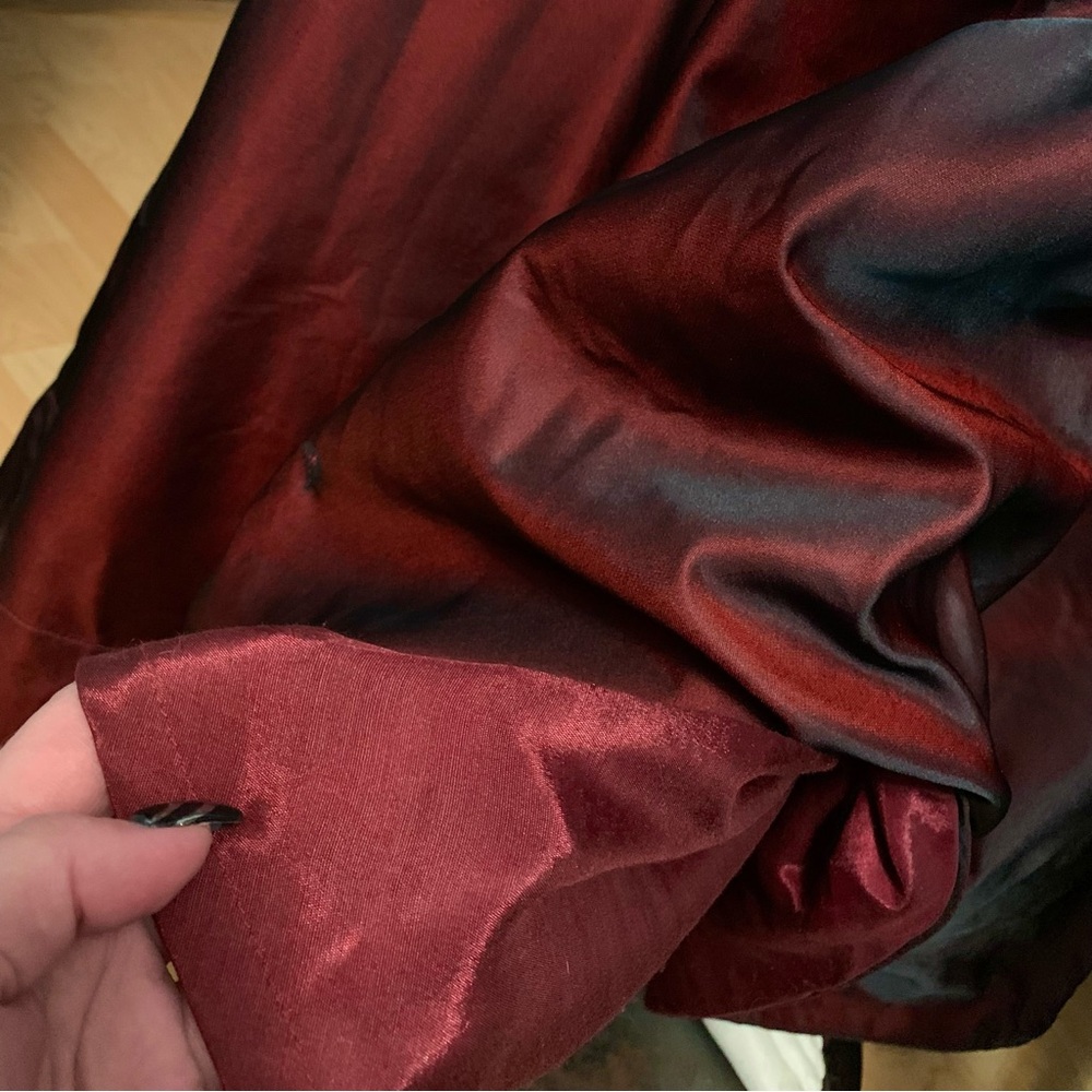 Magnificent Iridescent Red Gown - Picture 14 of 15